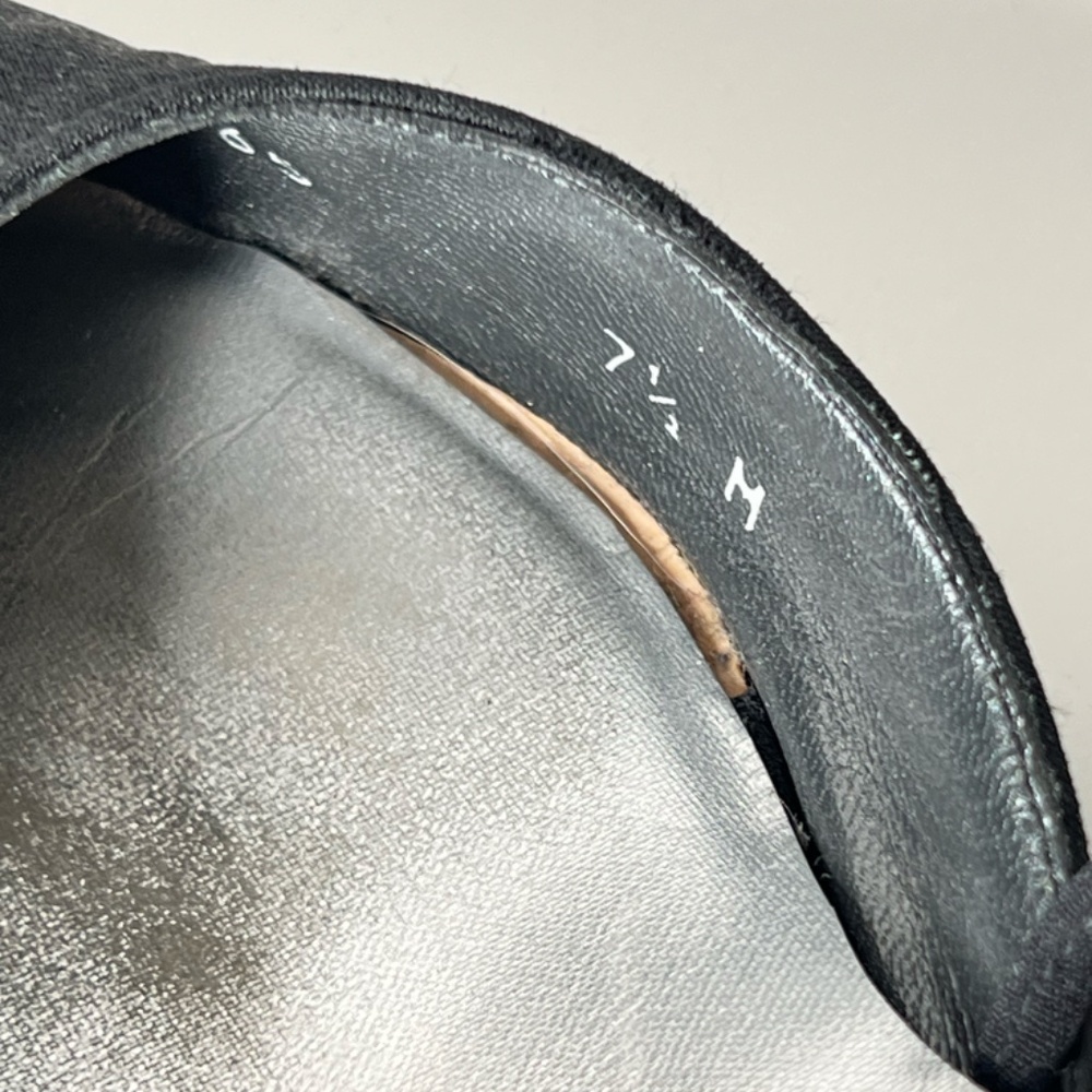 Stuart Weitzman Black Pointed-Toe Kitten Heel Size 7.5 - Picture 7 of 7